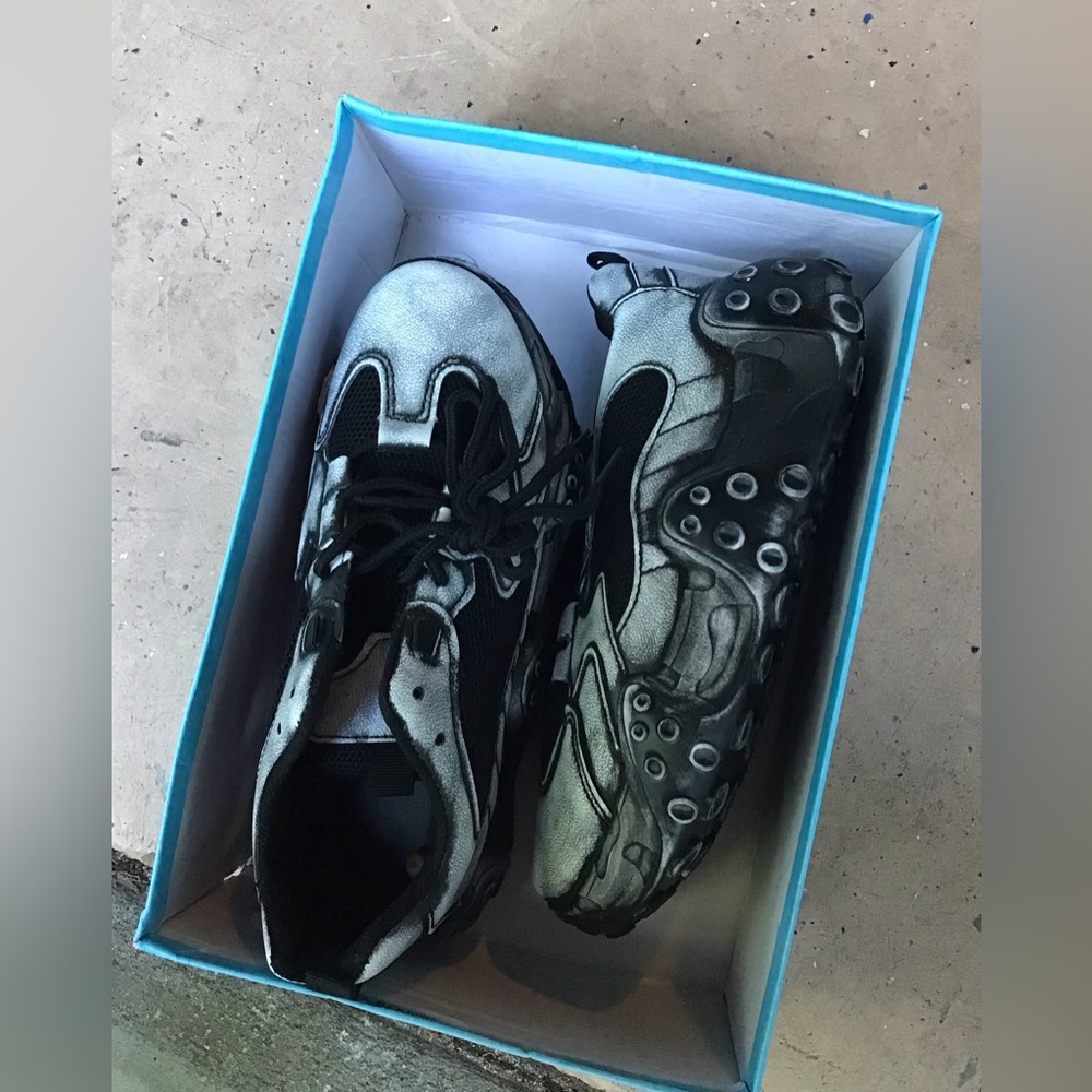 GOTHIC Sneakers